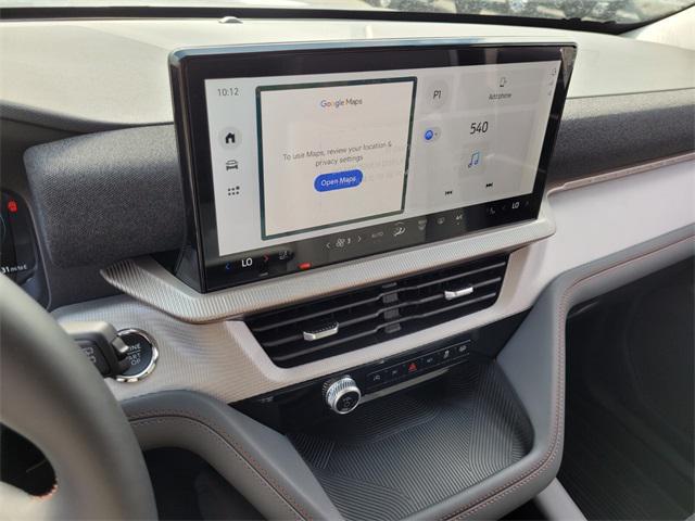 Photo of 2025 White Ford Explorer