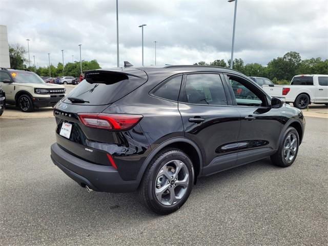 Photo of 2025 Agate Black Metallic Ford Escape