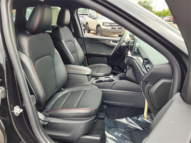 Photo of 2025 Agate Black Metallic Ford Escape