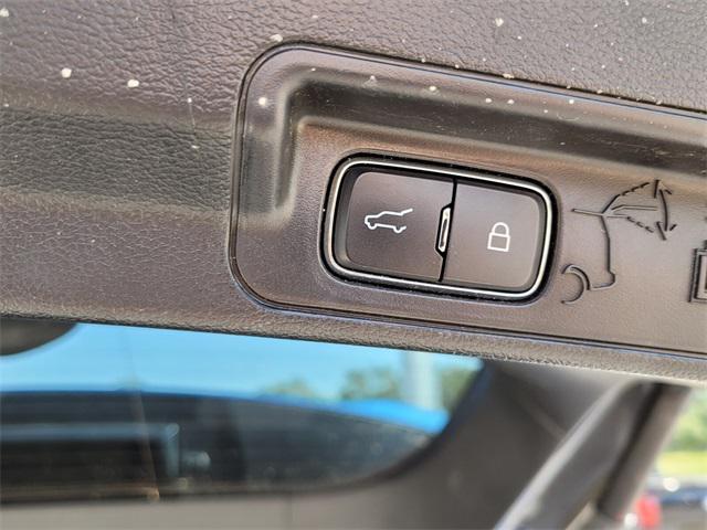 Photo of 2022 Atlas Blue Metallic Ford Explorer