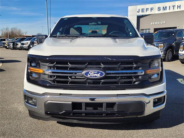 Photo of 2025 Oxford White Ford F-150