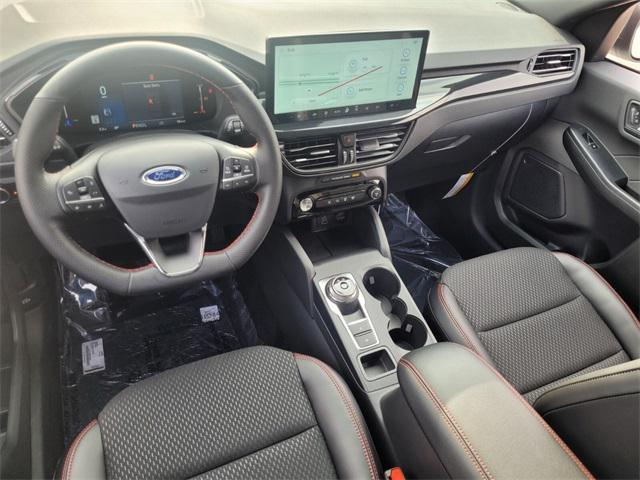 Photo of 2025 Star White Metallic Tri-Coat Ford Escape