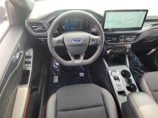 Photo of 2025 Star White Metallic Tri-Coat Ford Escape