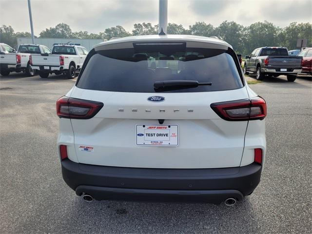 Photo of 2025 Star White Metallic Tri-Coat Ford Escape
