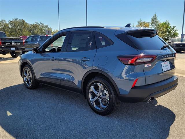 Photo of 2025 Vapor Blue Ford Escape