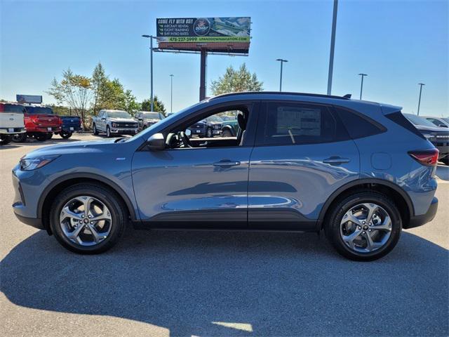 Photo of 2025 Vapor Blue Ford Escape
