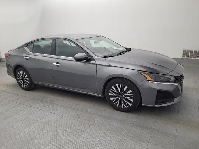 Photo of 2023 Gun Metallic Nissan Altima