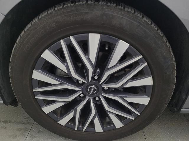 Photo of 2023 Gun Metallic Nissan Altima