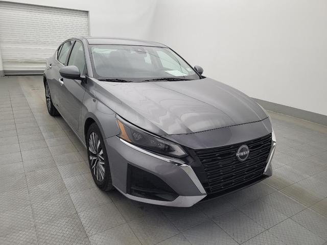 Photo of 2023 Gun Metallic Nissan Altima