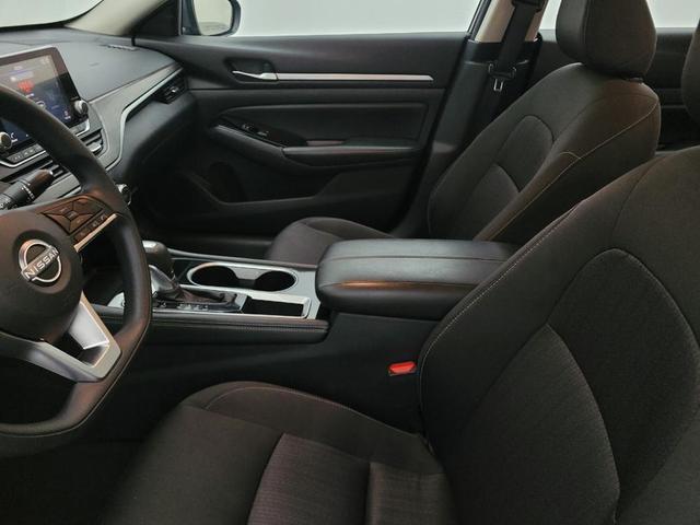 Photo of 2023 Gun Metallic Nissan Altima