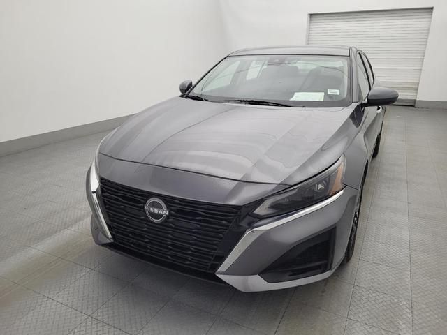 Photo of 2023 Gun Metallic Nissan Altima