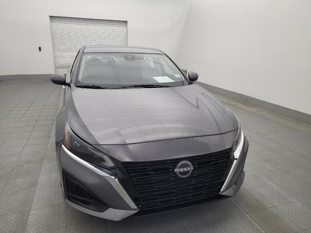 Photo of 2023 Gun Metallic Nissan Altima