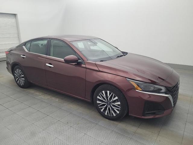 Photo of 2023 Red Nissan Altima