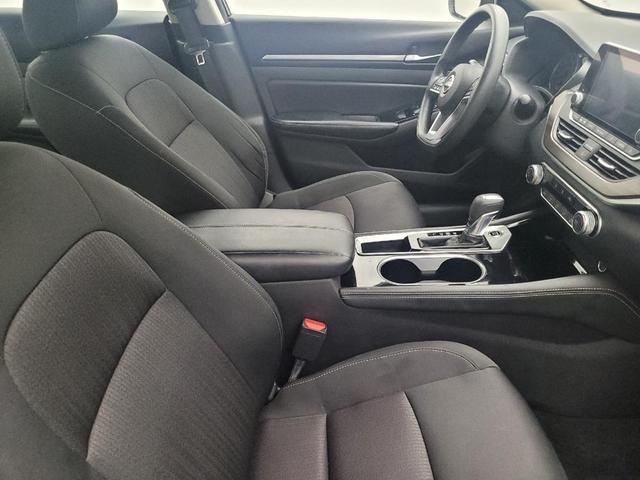 Photo of 2023 Red Nissan Altima