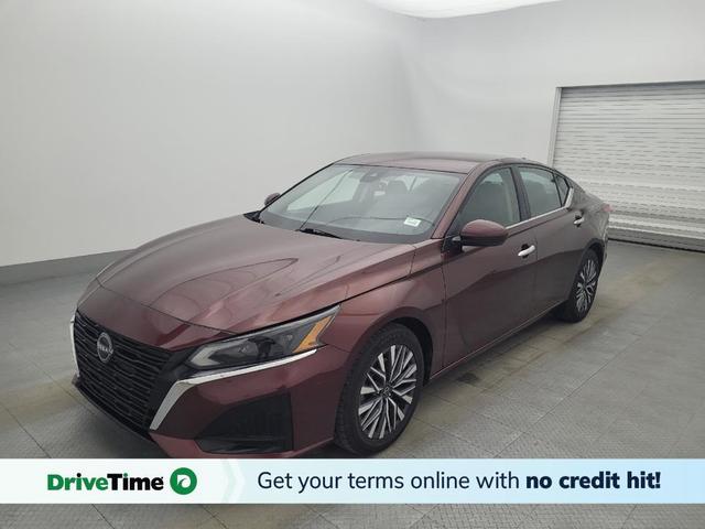Photo of 2023 Red Nissan Altima