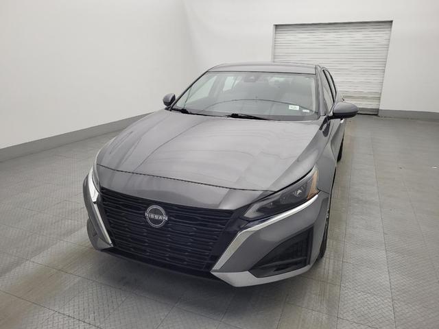 Photo of 2023 Gun Metallic Nissan Altima