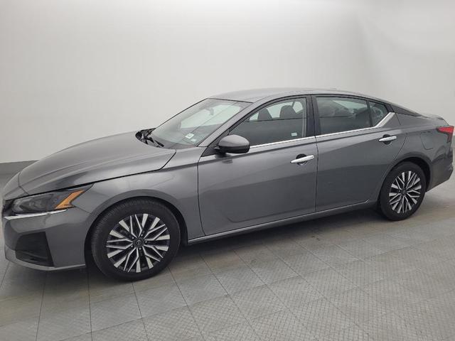 Photo of 2023 Gun Metallic Nissan Altima