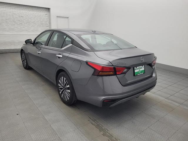 Photo of 2023 Gun Metallic Nissan Altima