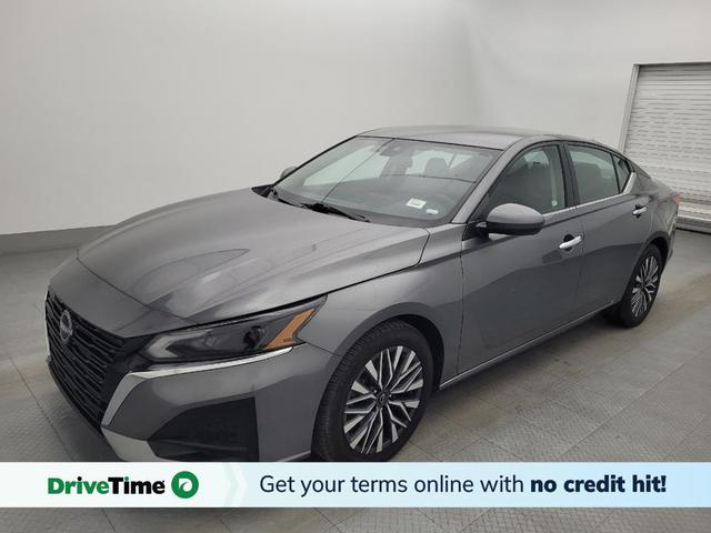 Photo of 2023 Gun Metallic Nissan Altima