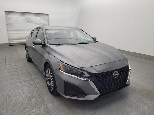 Photo of 2023 Gun Metallic Nissan Altima