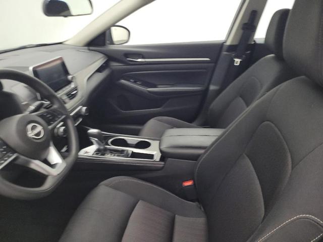 Photo of 2023 Gun Metallic Nissan Altima