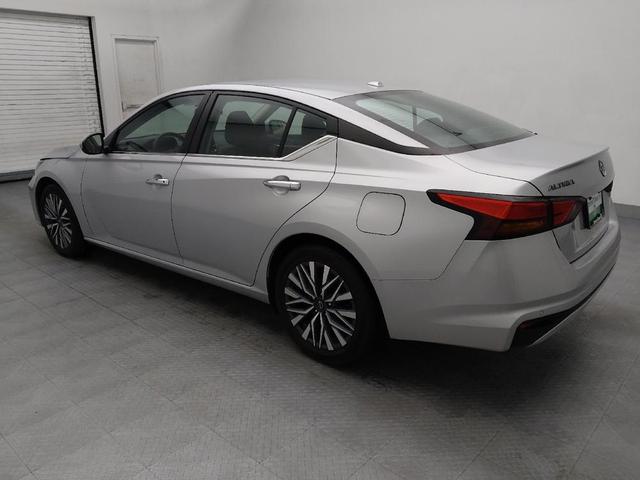 Photo of 2023 Brilliant Silver Metallic Nissan Altima
