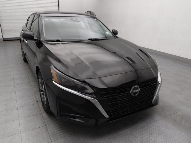 Photo of 2023 Super Black Nissan Altima