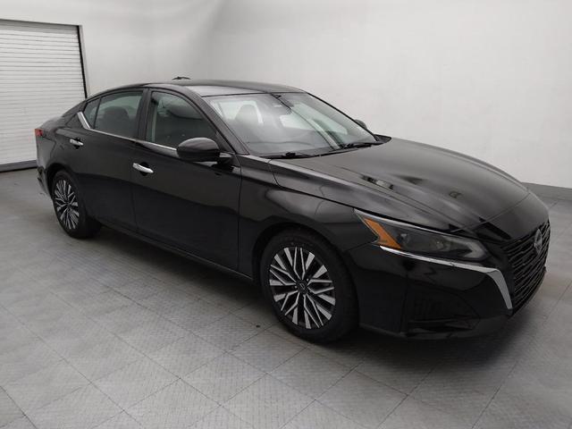 Photo of 2023 Super Black Nissan Altima