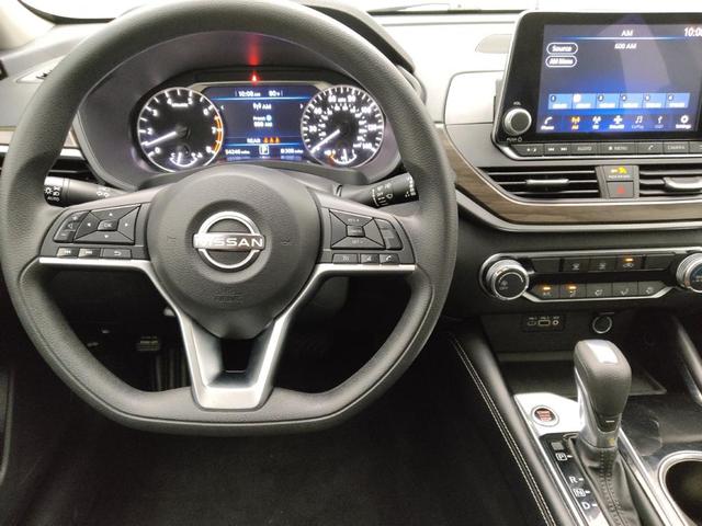 Photo of 2023 Super Black Nissan Altima