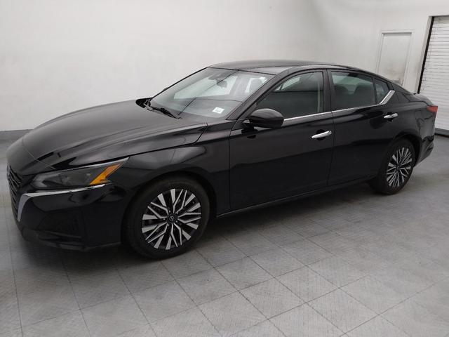 Photo of 2023 Super Black Nissan Altima