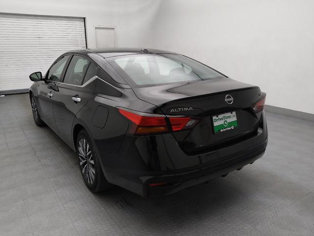 Photo of 2023 Super Black Nissan Altima