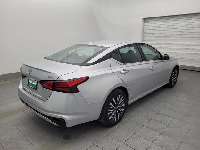Photo of 2023 Brilliant Silver Metallic Nissan Altima