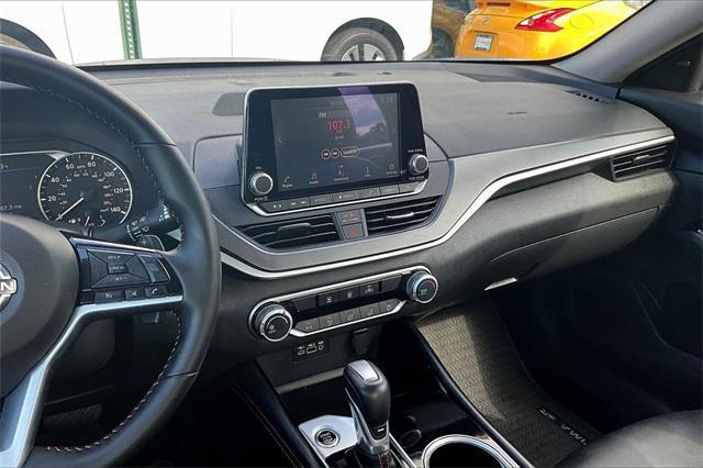 Photo of 2025 Gray Sky Pearl Nissan Altima