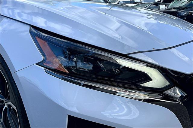 Photo of 2025 Gray Sky Pearl Nissan Altima