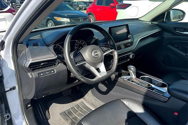Photo of 2025 Gray Sky Pearl Nissan Altima