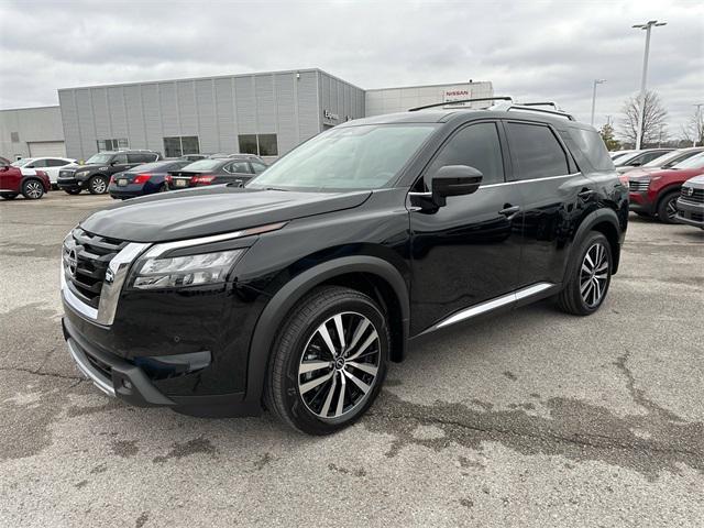Photo of 2025 Super Black Nissan Pathfinder