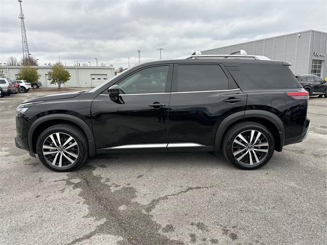 Photo of 2025 Super Black Nissan Pathfinder