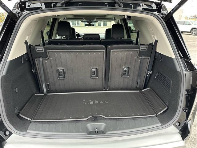 Photo of 2025 Super Black Nissan Pathfinder