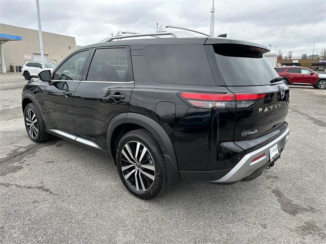 Photo of 2025 Super Black Nissan Pathfinder