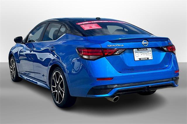 Photo of 2024 Electric Blue Metallic/Super Black Nissan Sentra