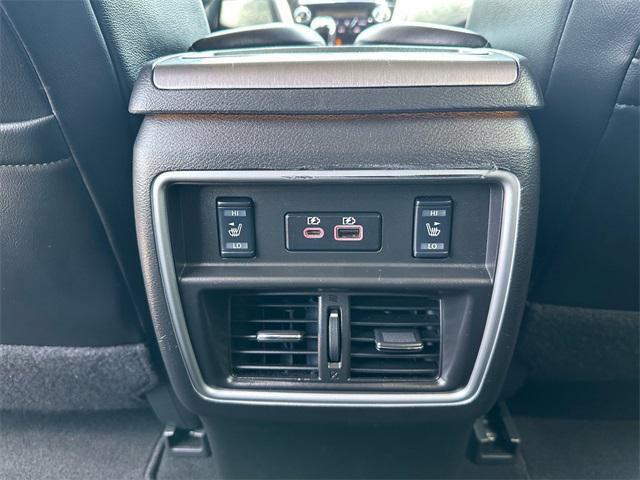 Photo of 2021 Pearl White Tricoat Nissan Murano