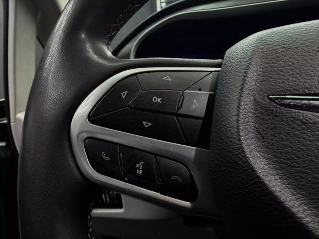 Photo of 2022 Fathom Blue Pearlcoat Chrysler Pacifica