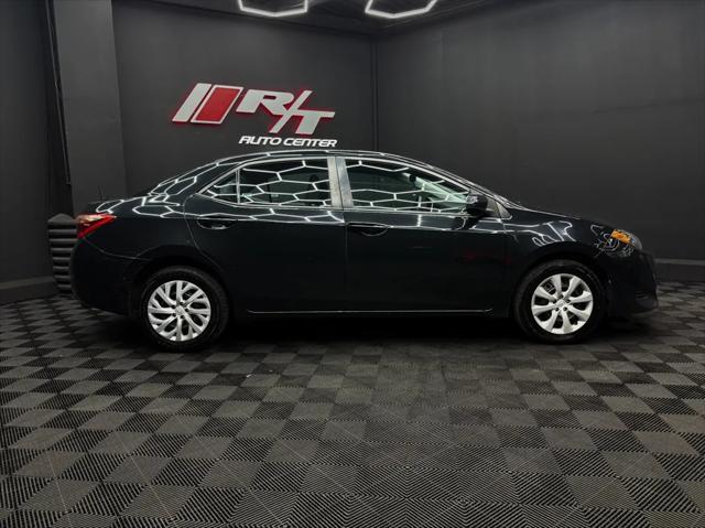 Photo of 2019 Black Sand Pearl Toyota Corolla