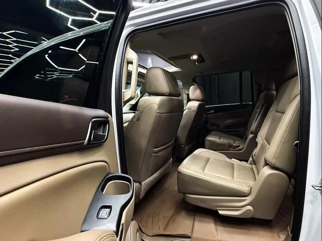 Photo of 2019 White GMC Yukon XL