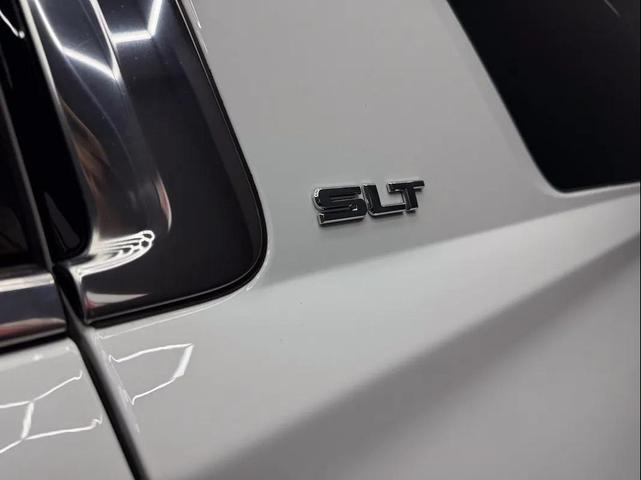 Photo of 2019 White GMC Yukon XL