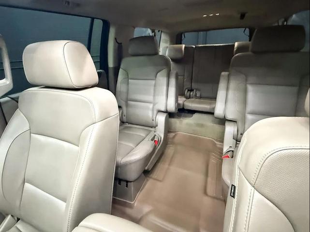 Photo of 2019 White GMC Yukon XL