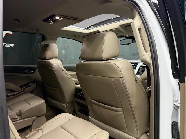 Photo of 2019 White GMC Yukon XL