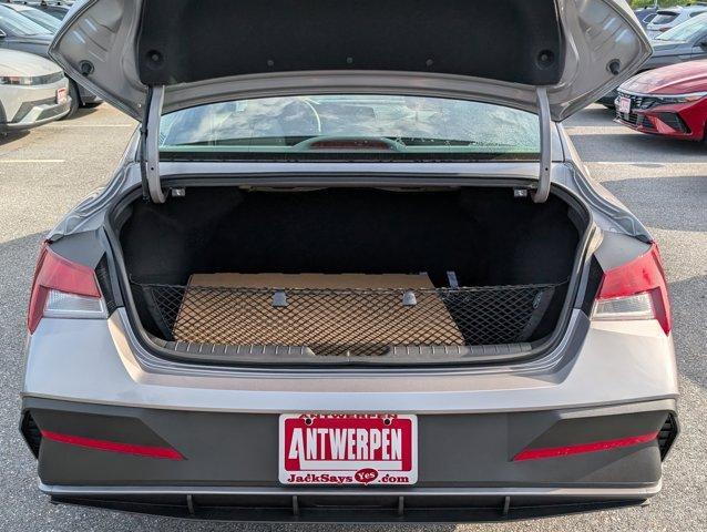Photo of 2025 Metal Hyundai ELANTRA