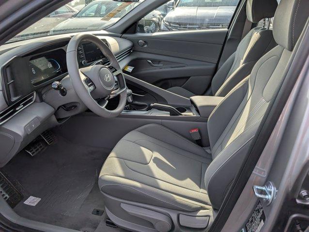 Photo of 2025 Metal Hyundai ELANTRA