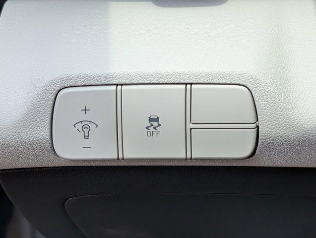 Photo of 2025 Black Hyundai ELANTRA